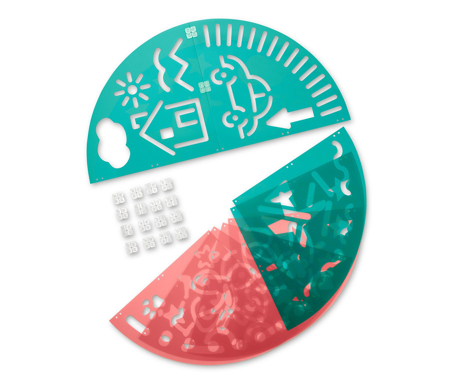 Ein Set Straßenmalkreide-Schablonen, kreisförmig und halbkreisförmig, in den Farben Grün und Rot.