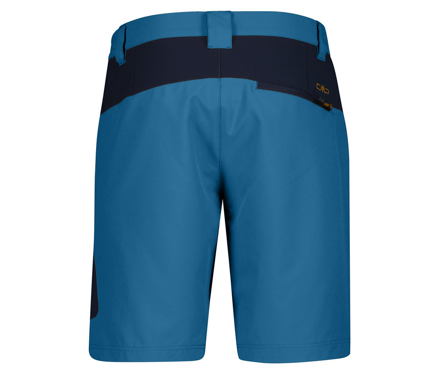 Nahaufnahme der Rückseite der blauen CMP Herren-4-Wege-Stretch-Bermuda-Shorts mit marineblauem Bund.
