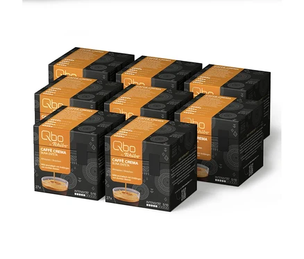 Acht schwarze und orangefarbene Qbo Caffè BUNA ENTETA Kapselpackungen, jeweils mit 27 Kapseln, sind in Reihen angeordnet.