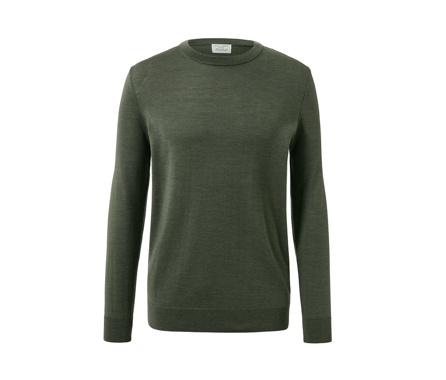 Khakifarbener Merinopullover auf weißem Hintergrund.