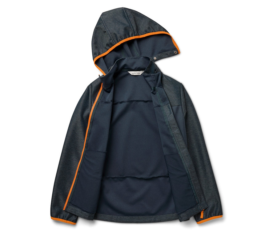 Geöffnete Kinder-Softshelljacke mit Kapuze, dunkelgrau mit orangen Reißverschlüssen und Säumen.