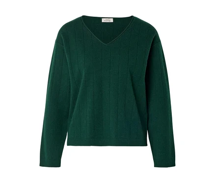 Dunkelgrüner V-Ausschnitt-Pullover mit langen Ärmeln und vertikalen Rippendetails.