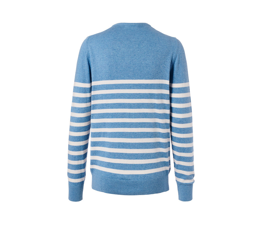 Blauer Pullover mit Rundhalsausschnitt und weißen Streifen.