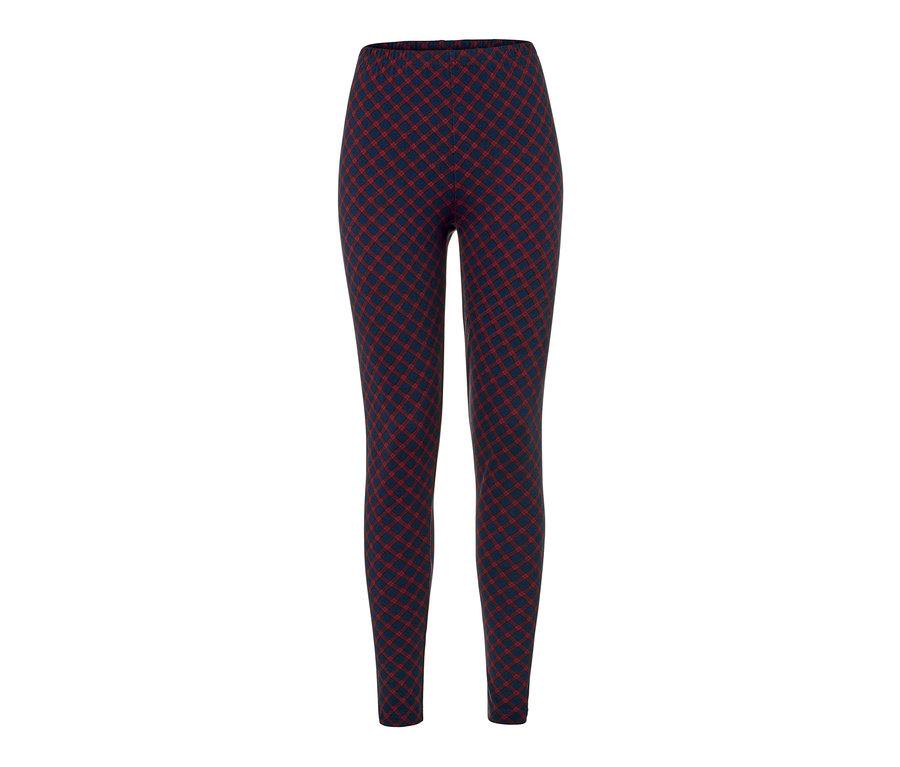Kuschelige karierte Leggings auf weißem Hintergrund.