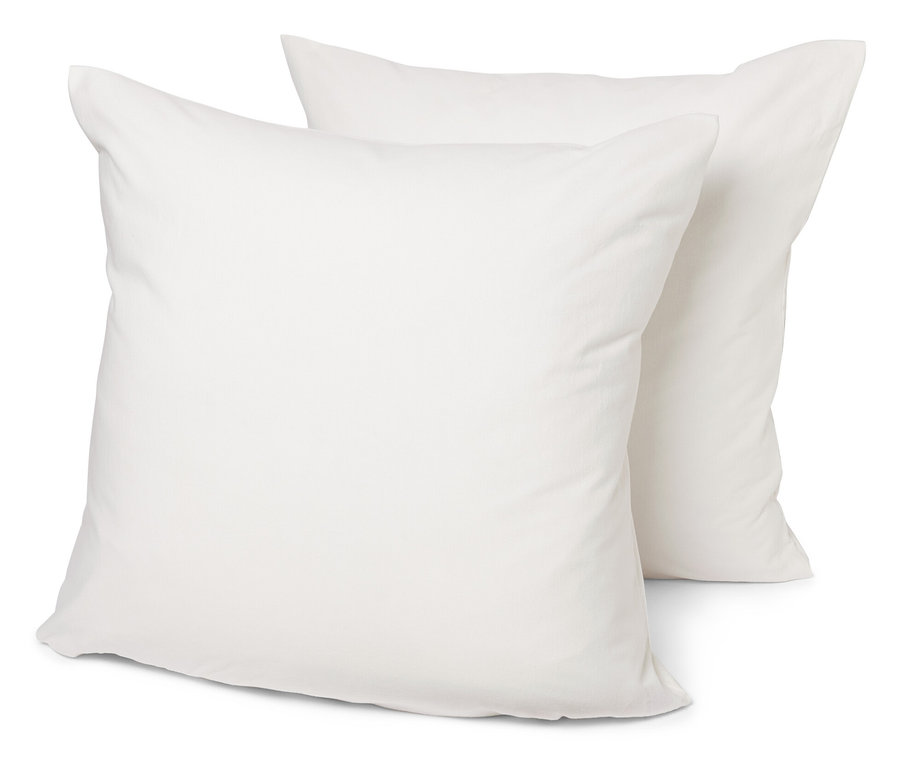 Zwei weiße Schutzbezüge für Kopfkissen in verschiedenen Größen.