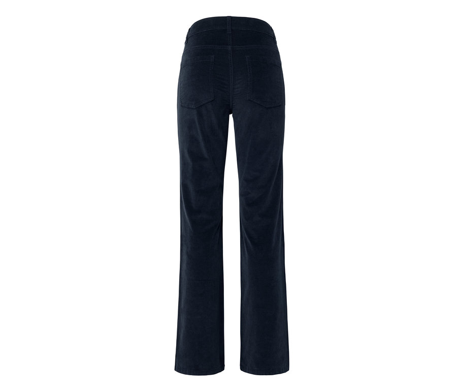 Dunkelblaue Cordhose, von hinten gesehen, mit geradem Bein und Gesäßtaschen.