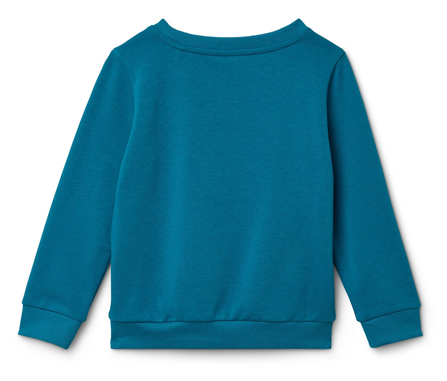 Detailansicht eines blauen Langarmpullovers.