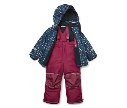2-teilige Kinder-Schneekombi mit dunkelblauer Jacke mit Blumenmuster und dunkelroter Latzhose.