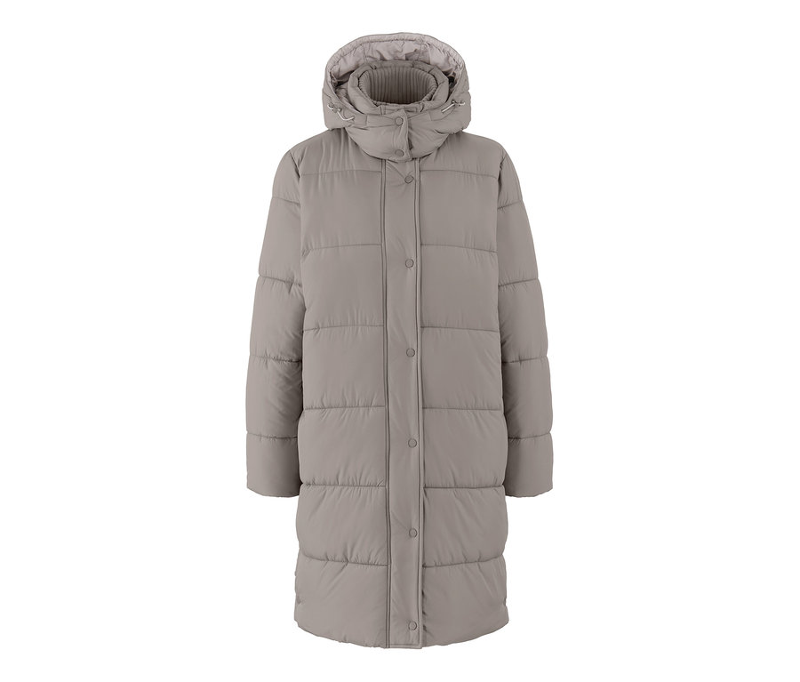 Taupefarbener Steppmantel mit Kapuze.
