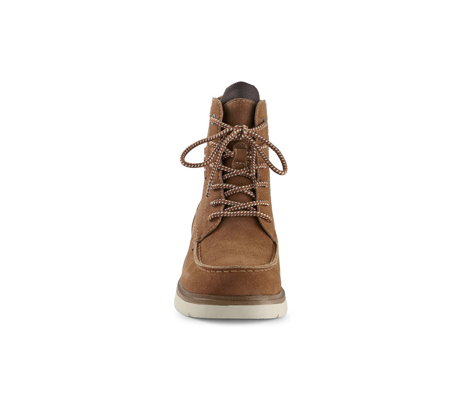 Braune Veloursleder-Boots mit braun-weißen Schnürsenkeln.