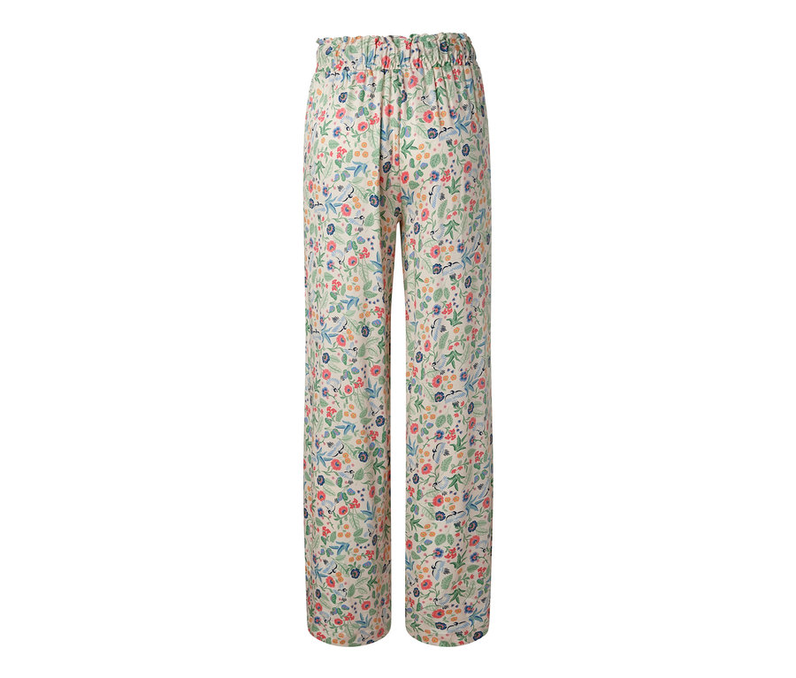 Eine Relaxhose mit Blumenmuster.