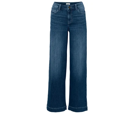 Blaue Jeans mit weitem Bein.