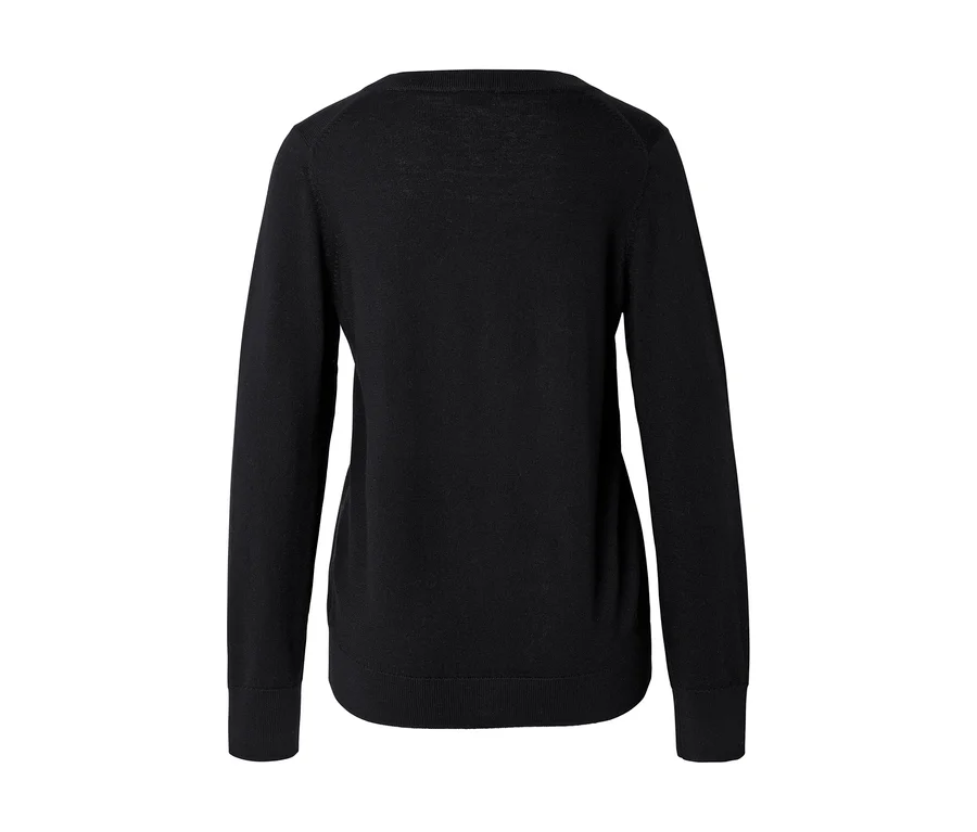 Schwarzer Langarmpullover mit Rundhalsausschnitt, Rückansicht. Der Pullover hat gerippte Bündchen und Saum.