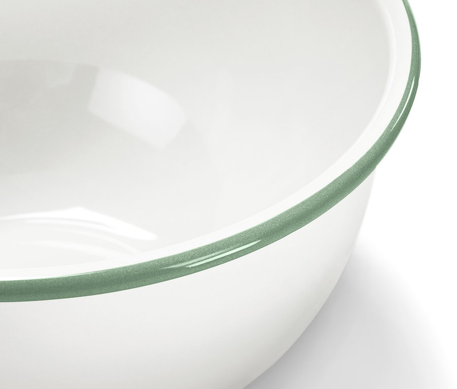 Nahaufnahme einer der 3 Emaille-Servier-und-Zubereitungsschüsseln mit Deckeln.