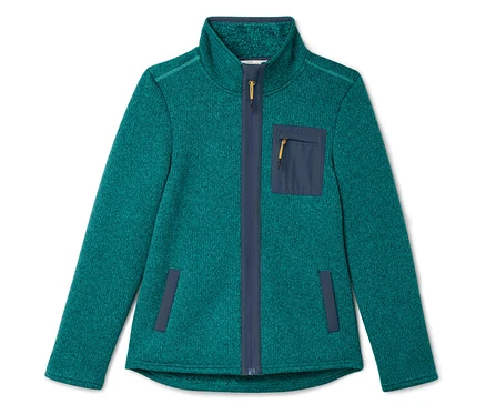 Grüne Fleecejacke mit Reißverschluss und Brusttasche.