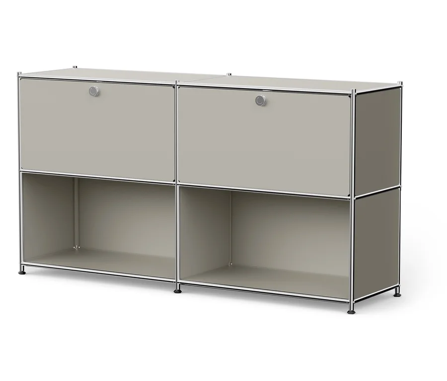 Grauer Schrank mit vier Fächern und silbernen Griffen.