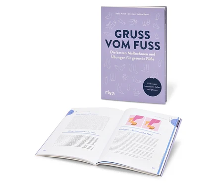 Aufgeschlagenes Buch neben Buch 'Gruß vom Fuß'.
