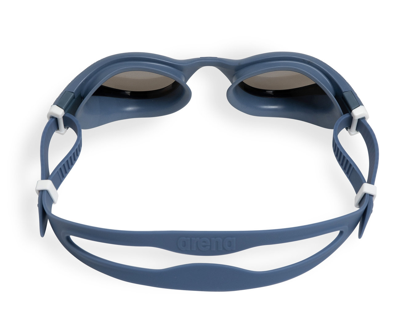 Dunkelblaue Arena Schwimmbrille mit hellgrauen Gläsern und weißen Akzenten, flach liegend.