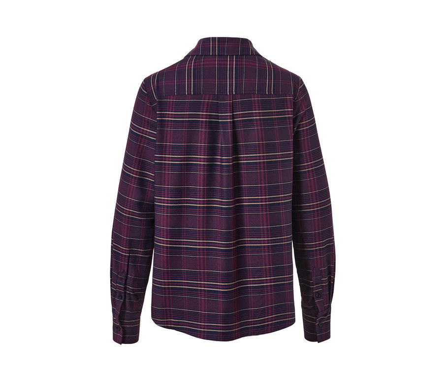 Rückansicht einer karierten Hemdbluse.