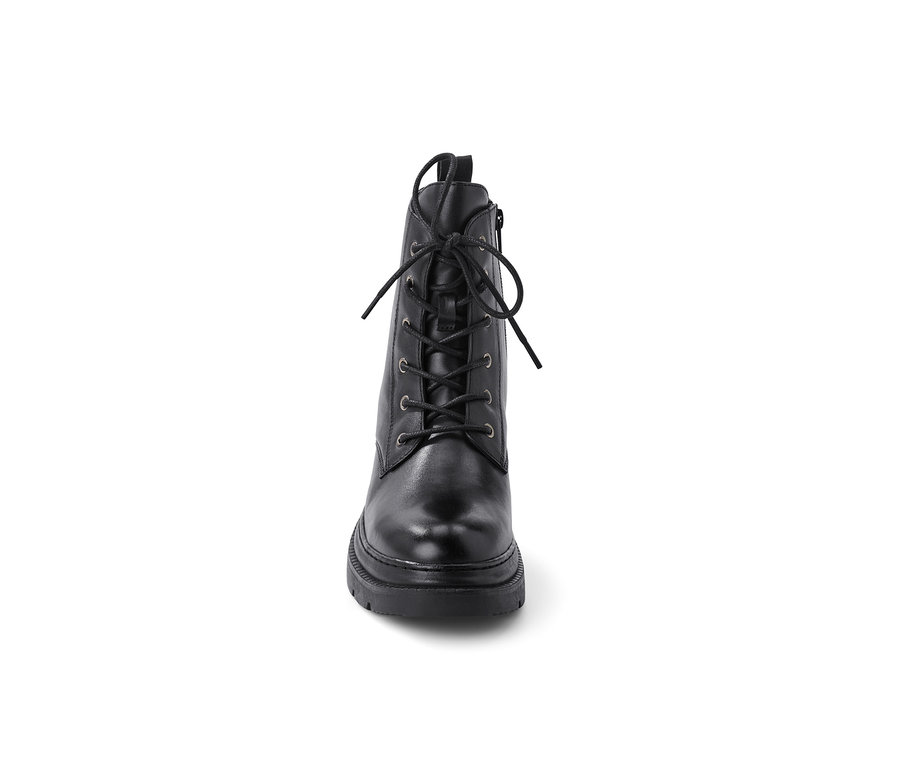 Schwarze Leder-Boots mit Schnürung.