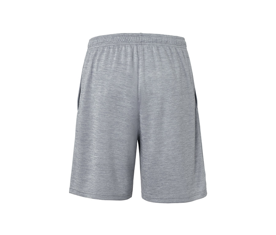 Graue Sportshorts.