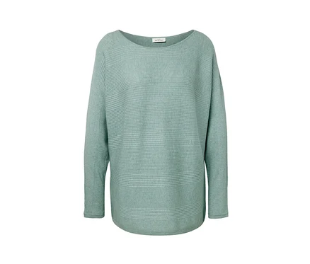 Salbeigrüne Feinstrickpullover.