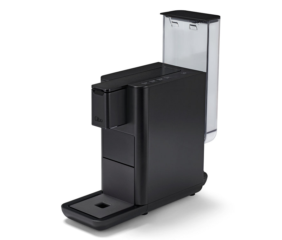 Schwarze Qbo ICONIC Dark Chrome Kaffeemaschine.