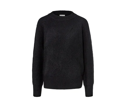 Schwarzer Strickpullover.