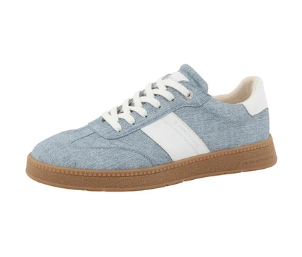 Ein Tom Tailor Sneaker aus PU-Jeans in Weiß mit weißen Schnürsenkeln und brauner Sohle.