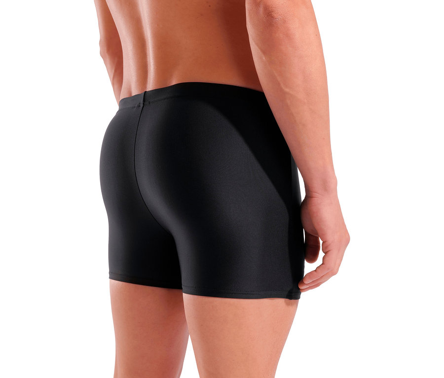 Mann von hinten trägt schwarze arena Badehose Scratchy.