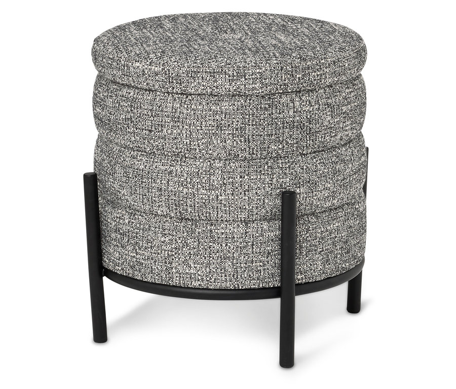 Ein runder Hocker mit grauem Stoffbezug und schwarzen Metallbeinen.