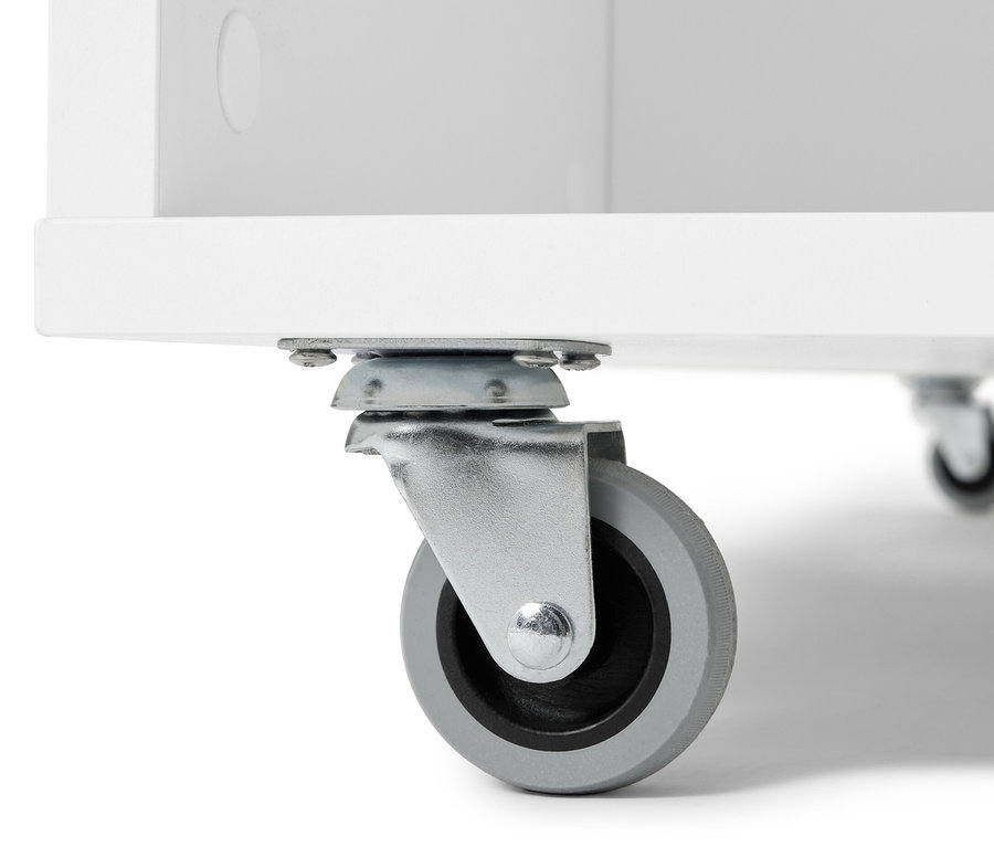 Detailaufnahme der Rollen einer mobilen Spiegelschrank-Garderobe.