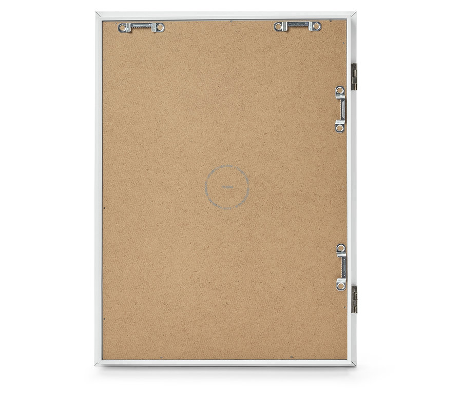 Rückseite eines aufklappbaren Bilderrahmens mit Befestigungsmaterial.