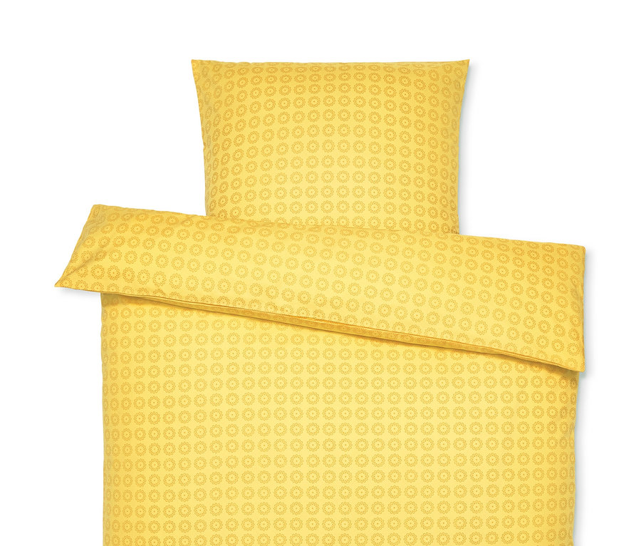 Gelbe Renforcé-Bettwäsche mit geometrischem Muster auf weißem Hintergrund.