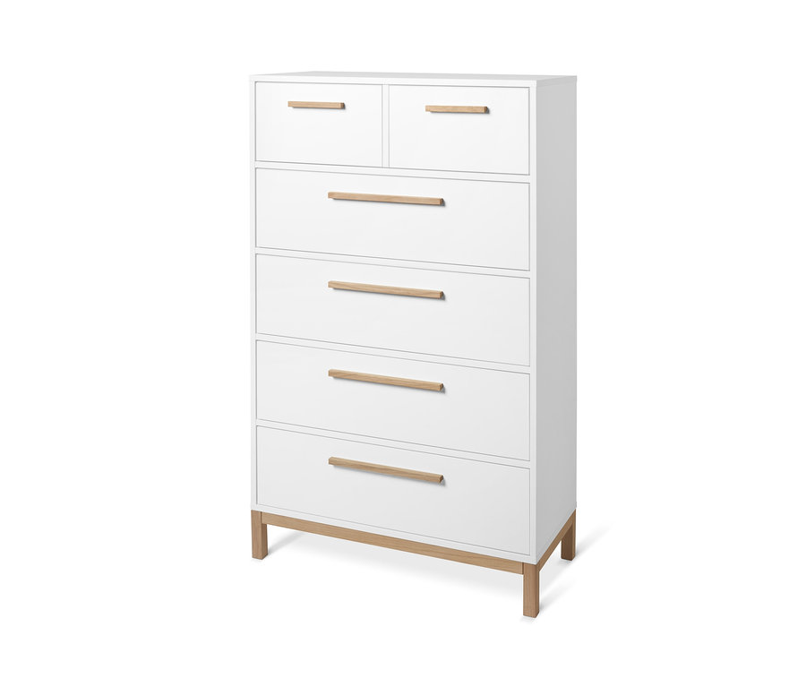 Weißes Highboard »Eklund« mit Schubladen und Holzgriffen.
