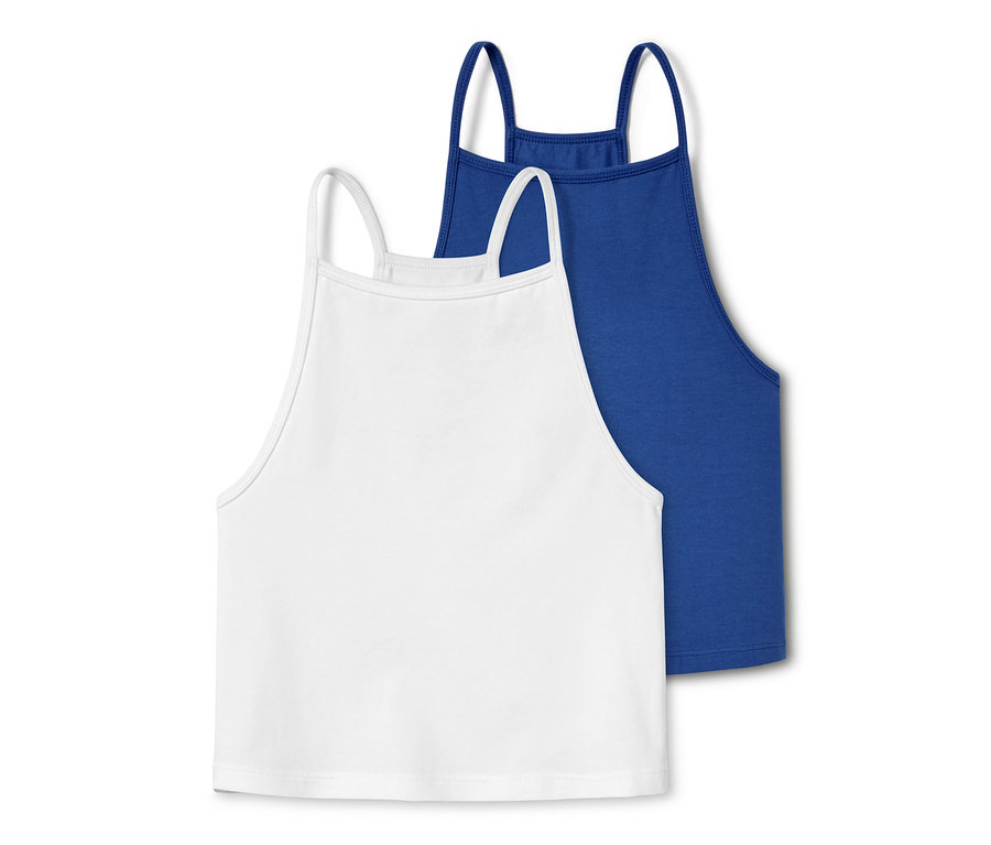 Zwei Tops aus Bio-Baumwolle: ein weißes und ein blaues.