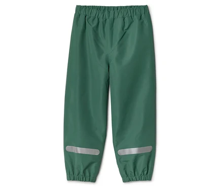 Grüne Regenhose mit Gummizugbund und reflektierenden Streifen an den Beinenden.