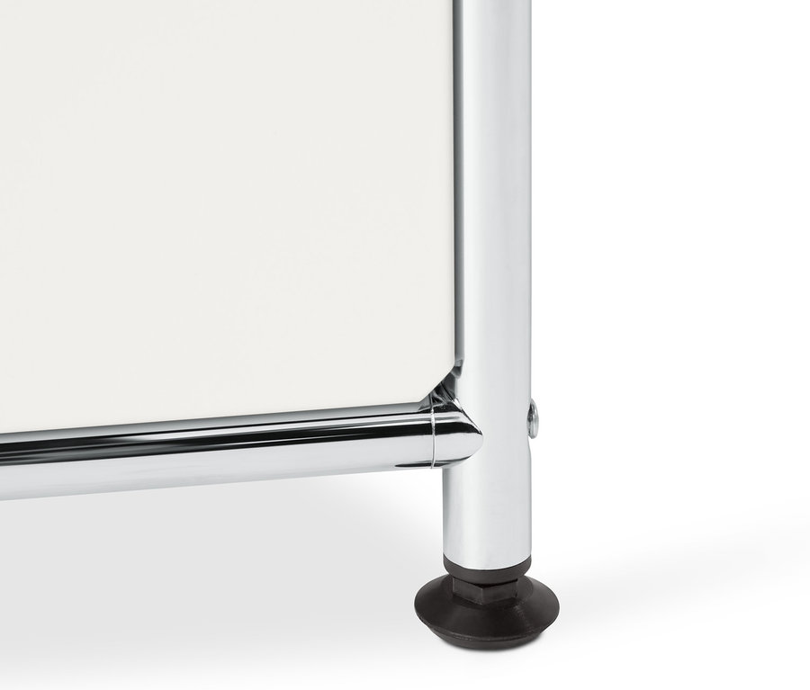 Detailansicht des Highboards Metall »CN3« mit 4 Klappenfächern, weiß.