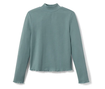 Ein grünes, geripptes Langarmshirt mit Rollkragen.