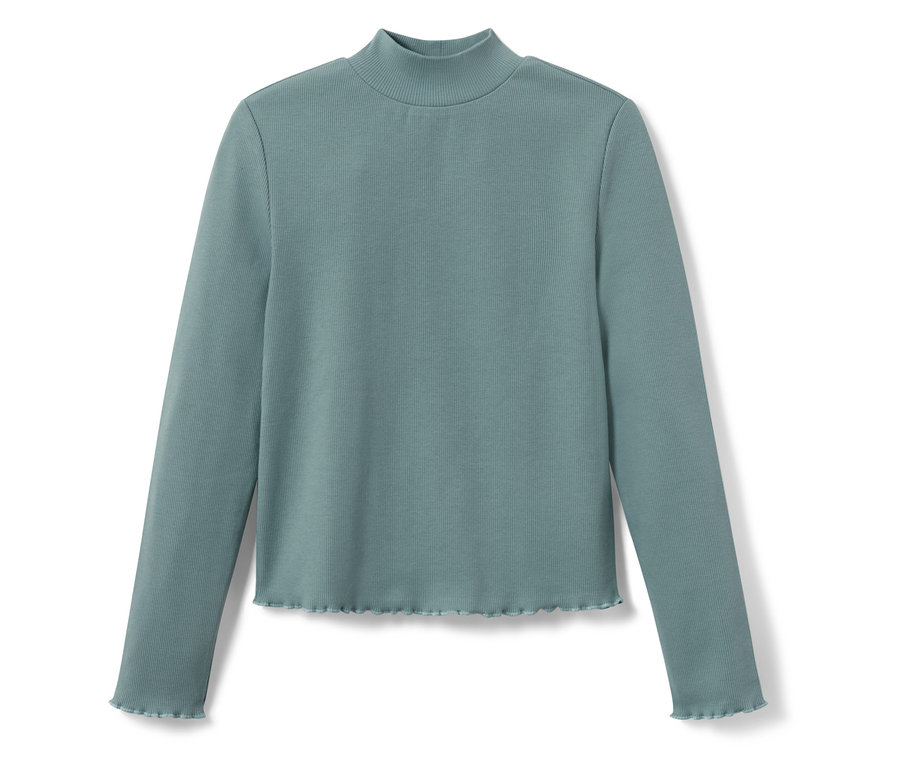 Ein grünes, geripptes Langarmshirt mit Rollkragen.