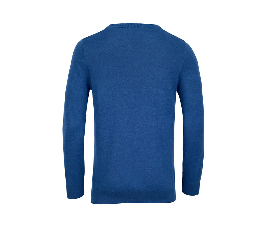 Detailansicht eines royalblauen Leinen-Pullovers.