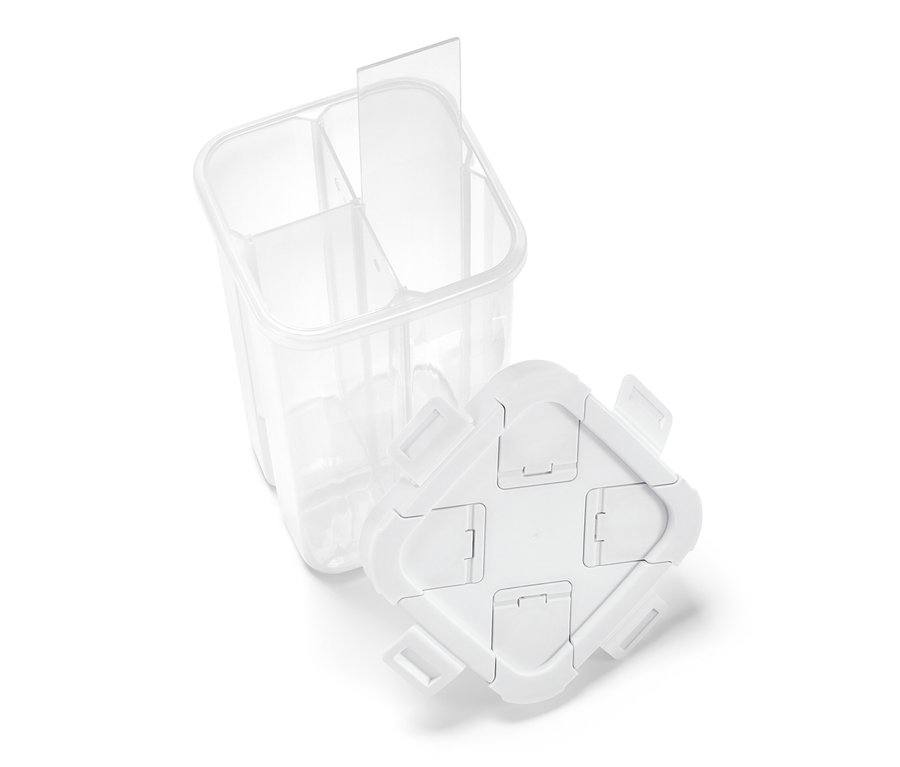 Durchsichtige 4-in-1-Vorratsdose mit offenem Deckel.