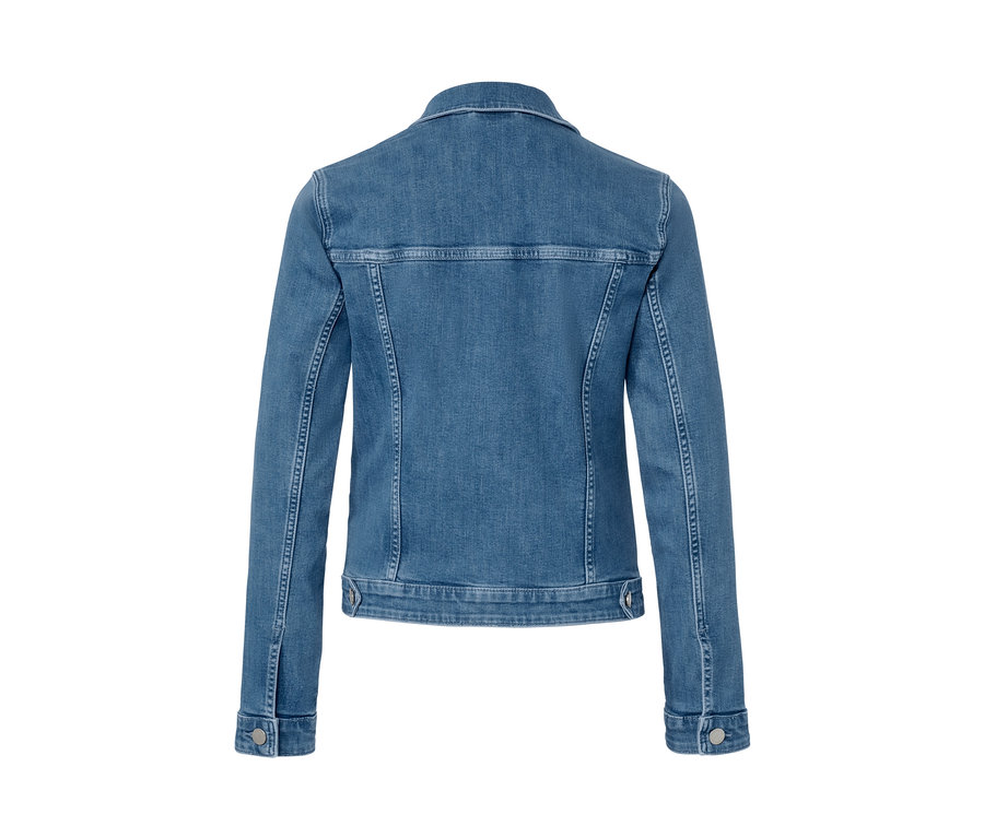 Detailansicht der Rückseite einer Jeansjacke.