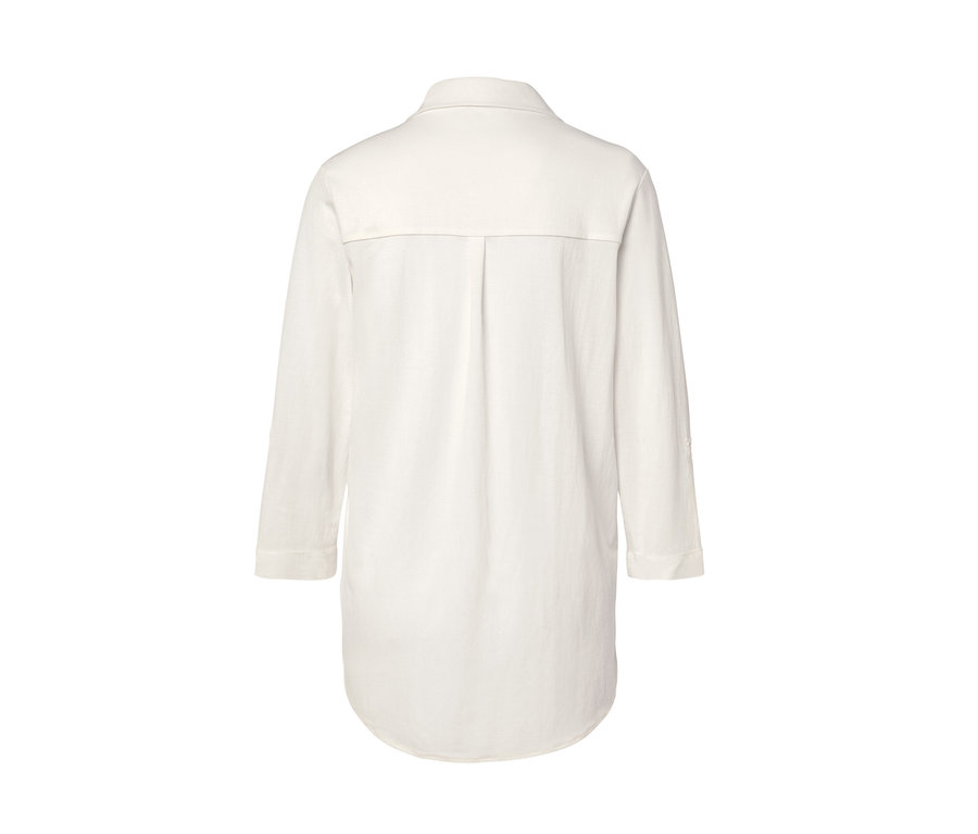 Rückansicht der cremeweißen Piqué-Jerseybluse.