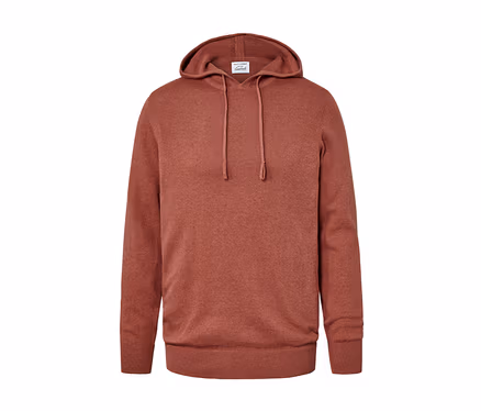 Ein Strick-Hoodie in Braun.