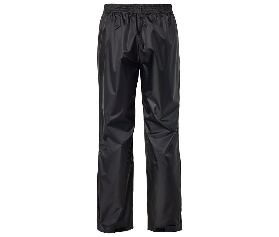 Schwarze Regenhose mit Gummizug und Beinabschlüssen, von hinten fotografiert.