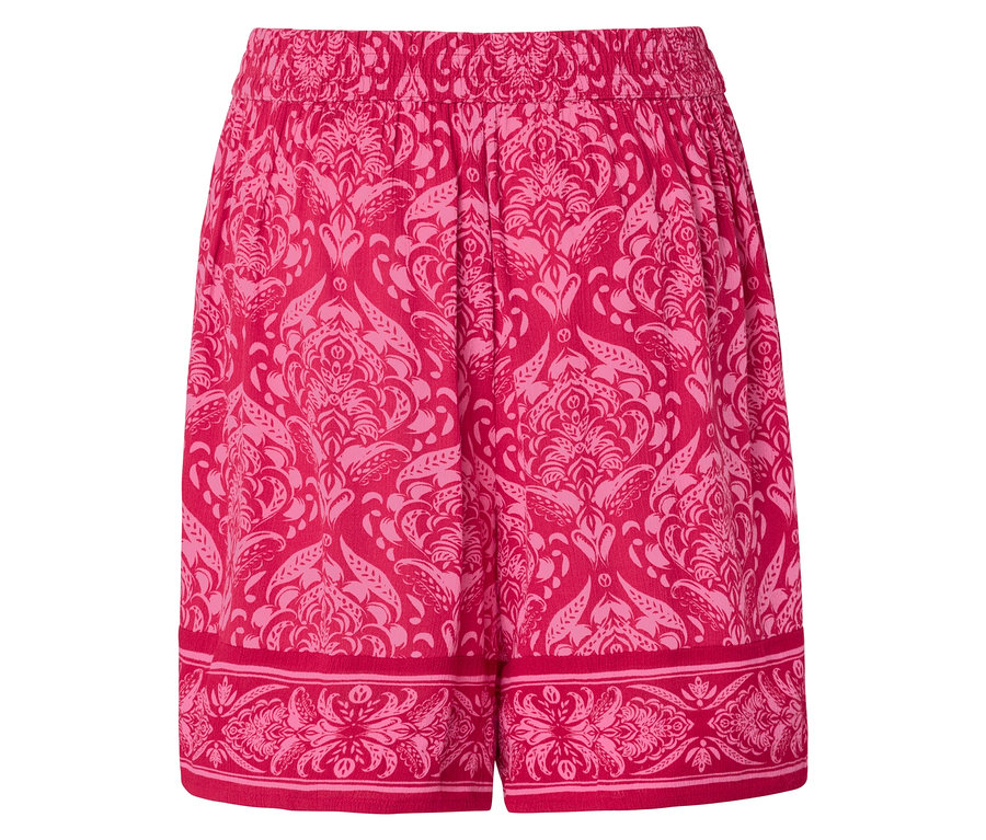 Nahaufnahme einer kurzen Hose mit einem rosa Blumenmuster.