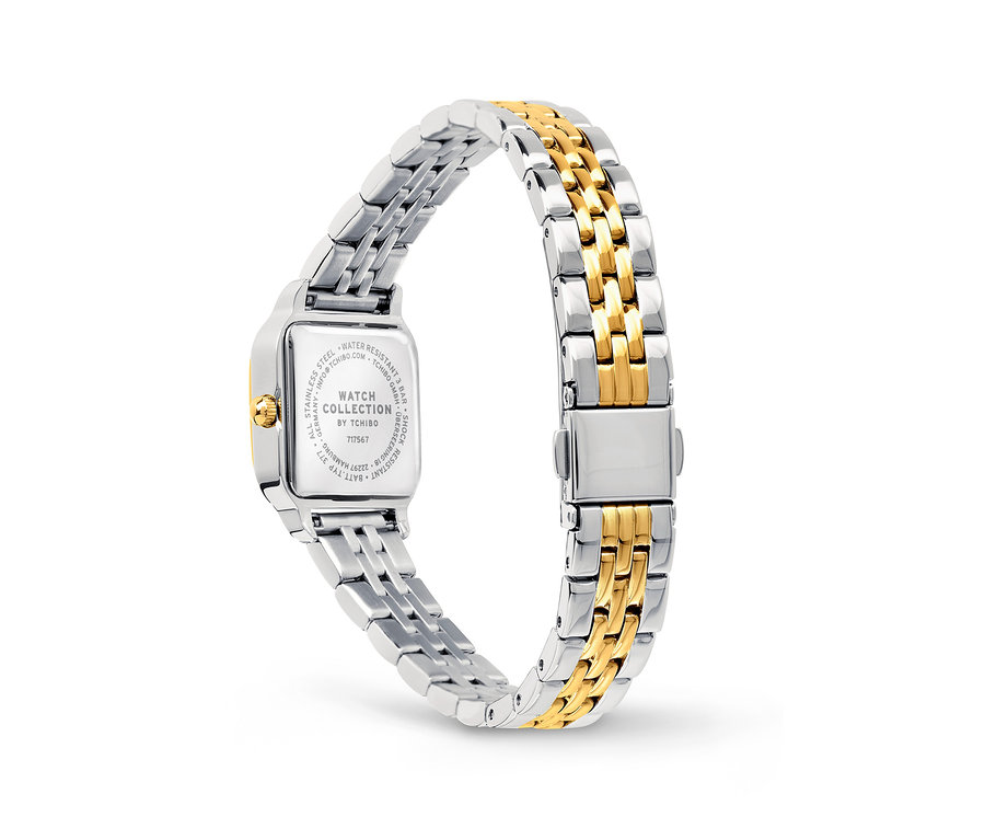 Detailaufnahme einer silber-goldenen Uhr mit einem Metallarmband und einem quadratischen Zifferblatt.