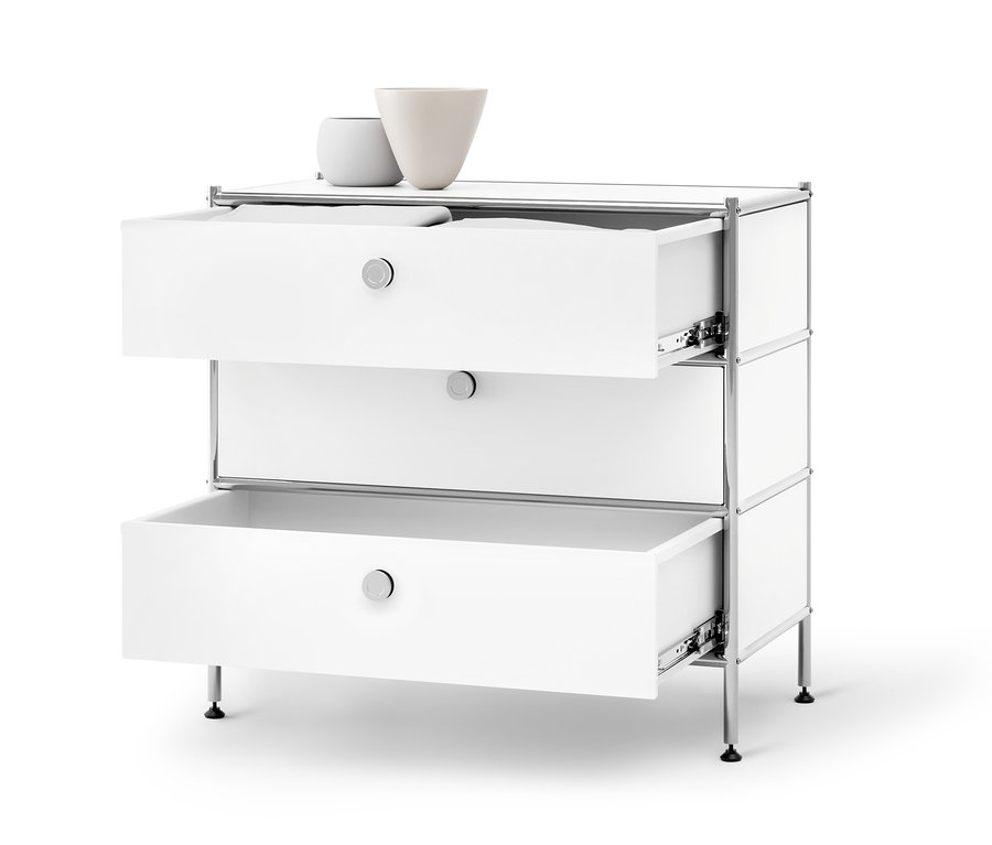 Eine Kommode Metall »CN3« mit 3 Schubladen, weiß, wobei zwei Schubladen geöffnet sind, steht vor einem weißen Hintergrund.