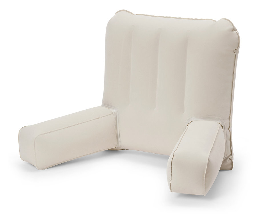 Beiges Rückenkissen mit Armlehnen.